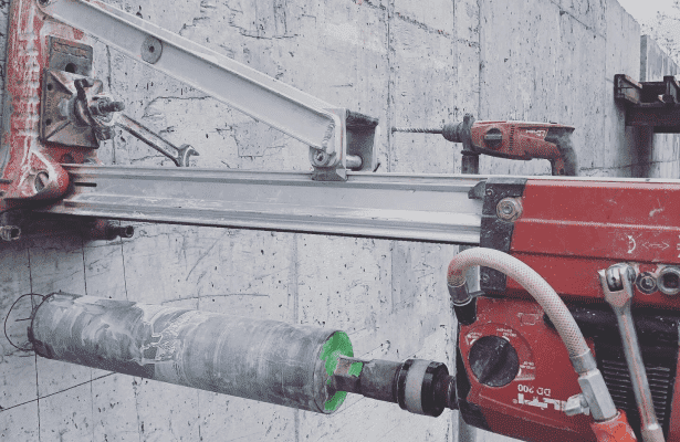 Professionelle Fugenschneidarbeiten im Bodenbereich